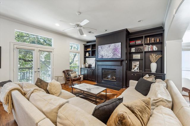 4013 Blossom Street, Houston, TX 77007