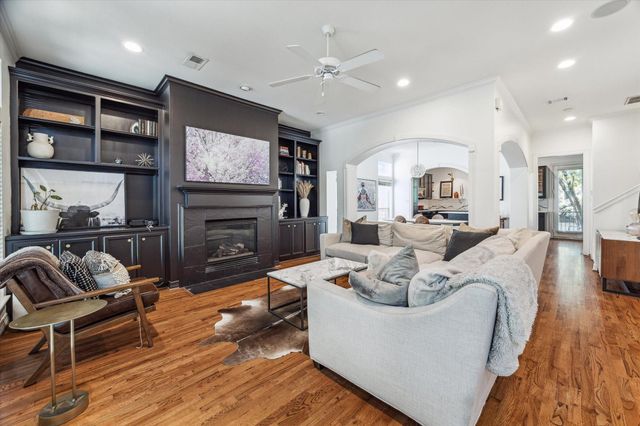4013 Blossom Street, Houston, TX 77007