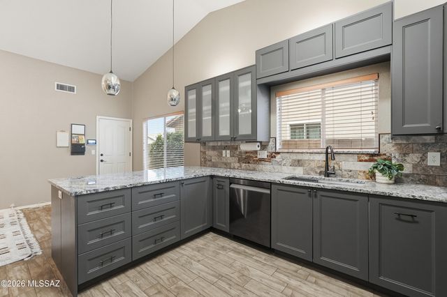 9696 E Paseo San Rosendo, Tucson, AZ 85747