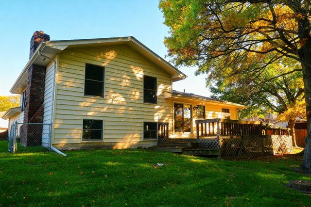 2324 Robinhood Boulevard, Schererville, IN 46375