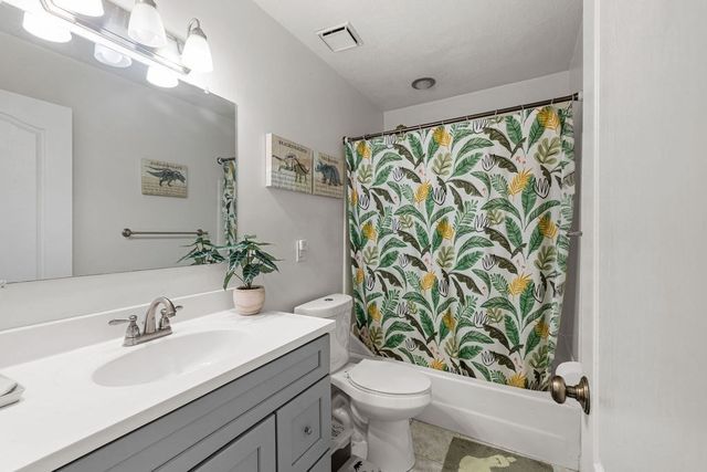 1810 Highland Ave. 22, Fall River, MA 02720