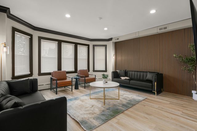 5901 N Navarre Avenue, Chicago, IL 60631