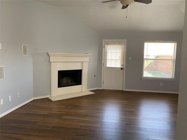 110 Creekview Drive, Wylie, TX 75098