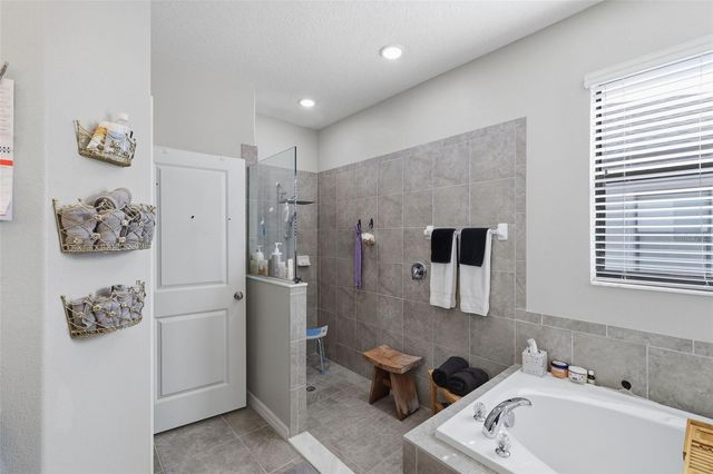 6611 PADEN WHEEL STREET, Zephyrhills, FL 33541