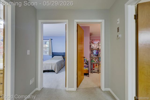 1371 Winchcombe Drive, Bloomfield Hills, MI 48304