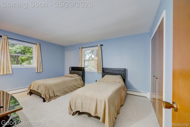 1371 Winchcombe Drive, Bloomfield Hills, MI 48304