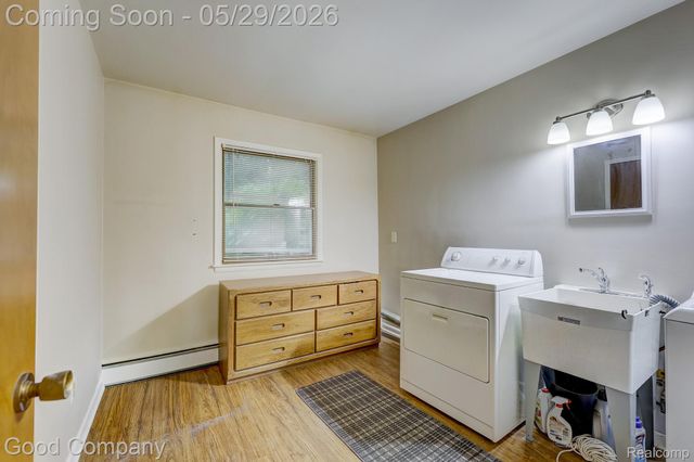 1371 Winchcombe Drive, Bloomfield Hills, MI 48304