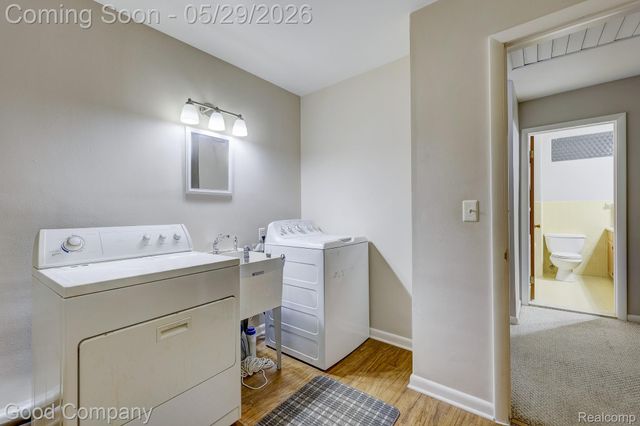 1371 Winchcombe Drive, Bloomfield Hills, MI 48304