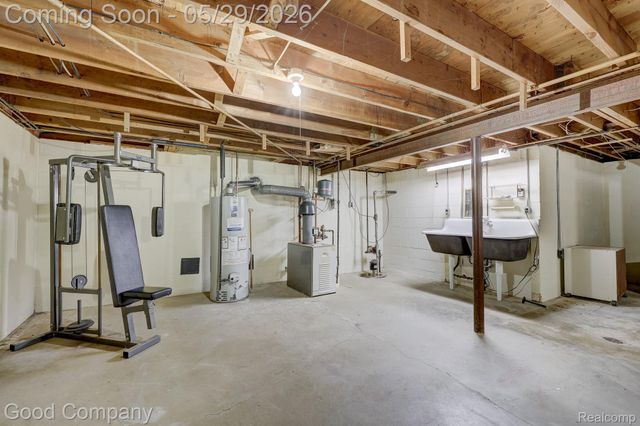 1371 Winchcombe Drive, Bloomfield Hills, MI 48304