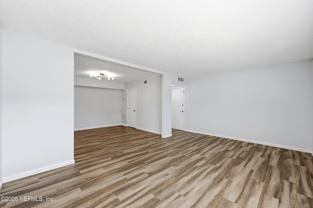 3765 CROWN POINT Road 9, Jacksonville, FL 32257