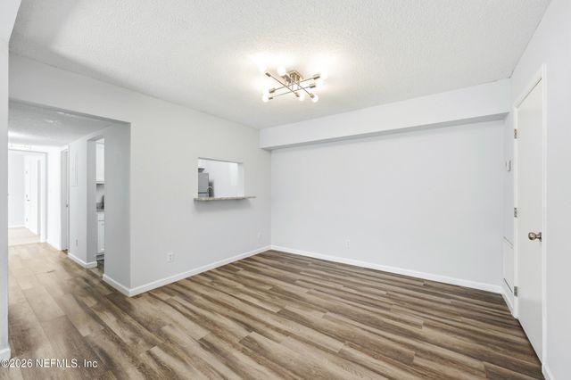 3765 CROWN POINT Road 9, Jacksonville, FL 32257