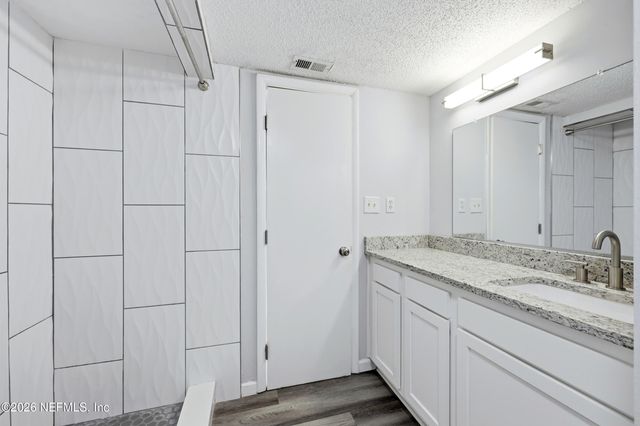 3765 CROWN POINT Road 9, Jacksonville, FL 32257