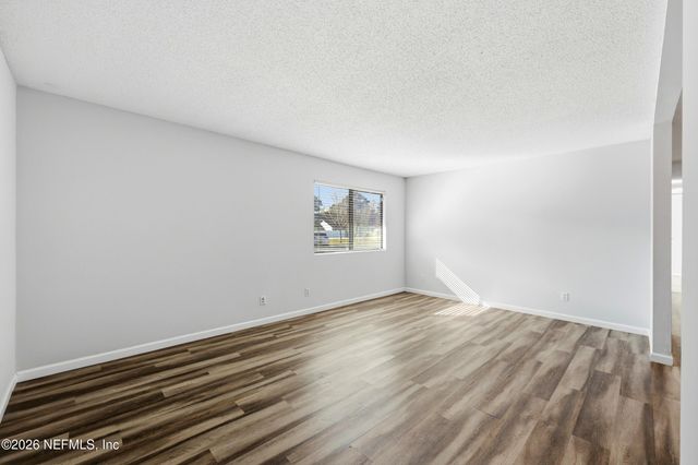 3765 CROWN POINT Road 9, Jacksonville, FL 32257