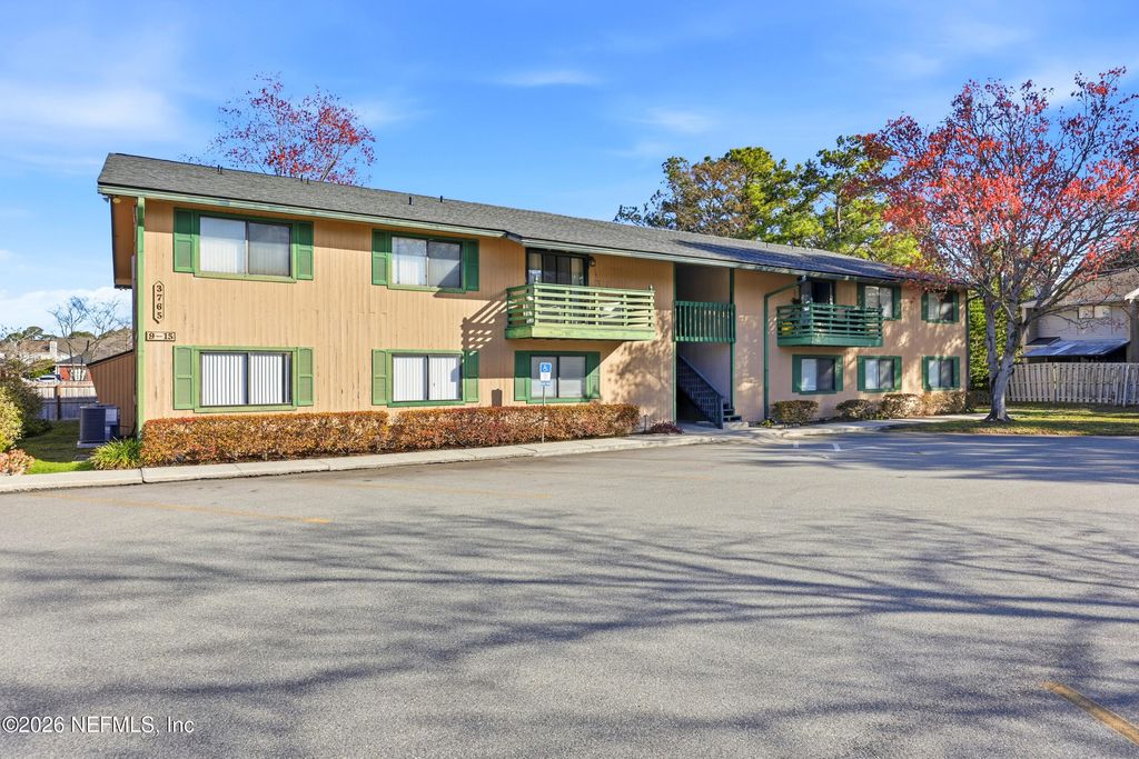 3765 CROWN POINT Road 9, Jacksonville, FL 32257