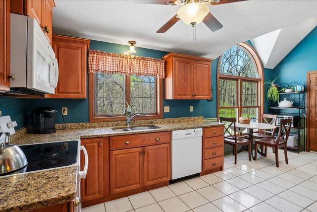 112 Hardy Road, Londonderry, NH 03053
