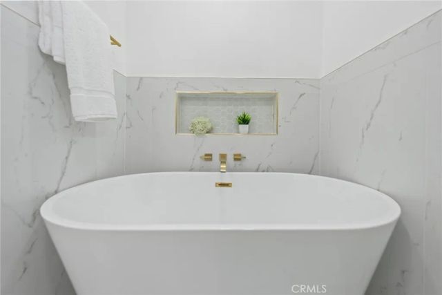 23832 La Rosa, Lake Forest, CA 92630