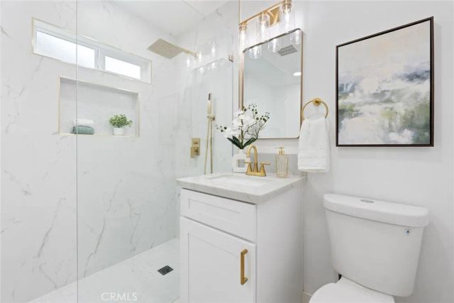 23832 La Rosa, Lake Forest, CA 92630