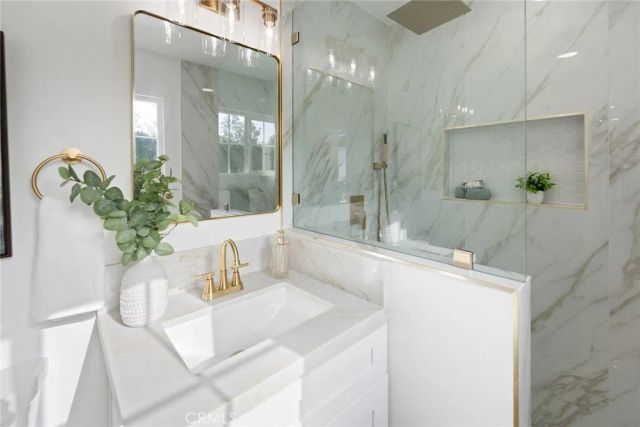 23832 La Rosa, Lake Forest, CA 92630