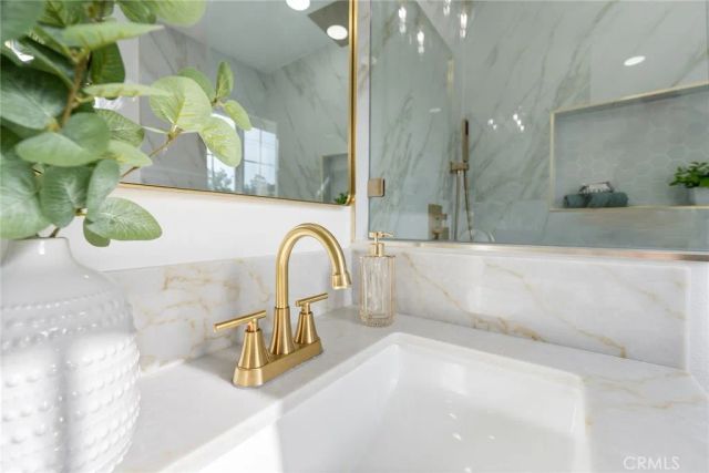 23832 La Rosa, Lake Forest, CA 92630