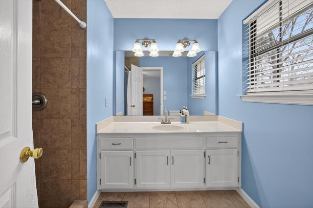 141 Debbie Lane, Ringgold, GA 30736