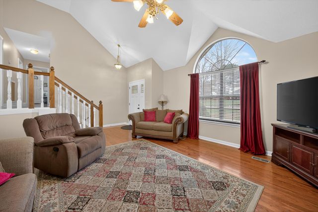 141 Debbie Lane, Ringgold, GA 30736