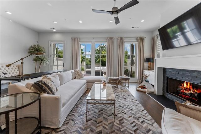 323 S Esplanade, Alpharetta, GA 30009