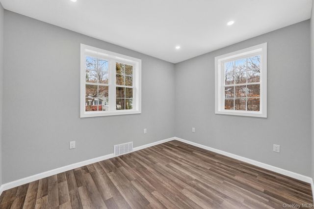 35 Avon Road, Lake Peekskill, NY 10537