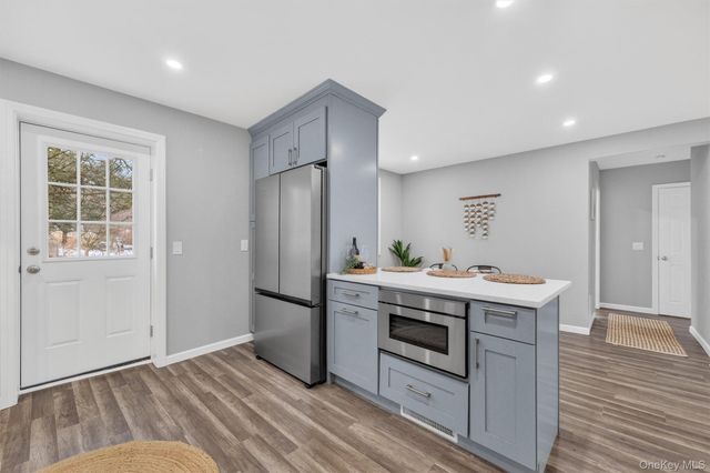 35 Avon Road, Lake Peekskill, NY 10537