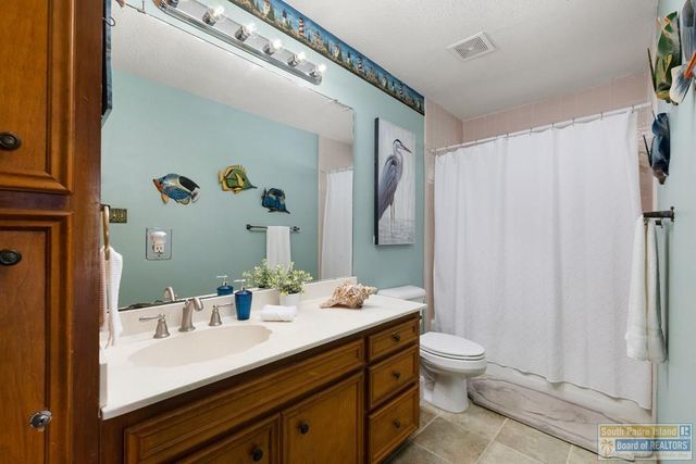 130 E Gardenia St., South Padre Island, TX 78597