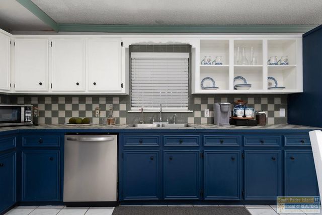 130 E Gardenia St., South Padre Island, TX 78597