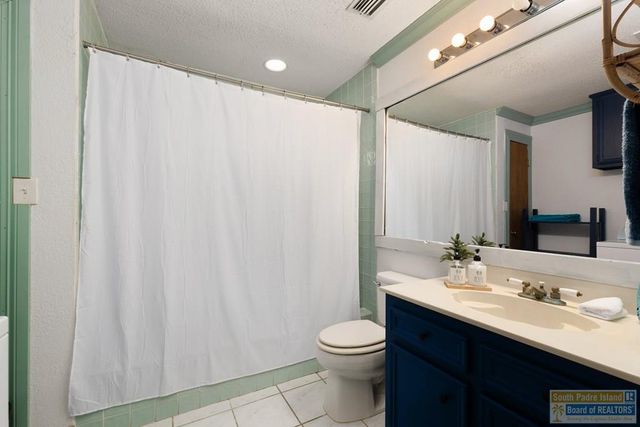 130 E Gardenia St., South Padre Island, TX 78597