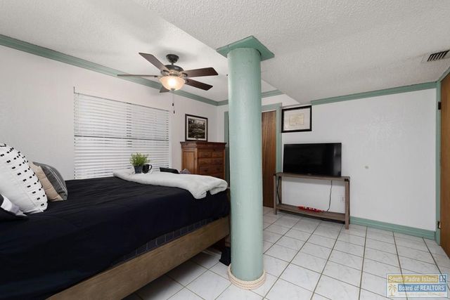 130 E Gardenia St., South Padre Island, TX 78597