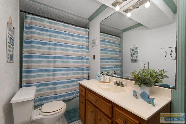 130 E Gardenia St., South Padre Island, TX 78597