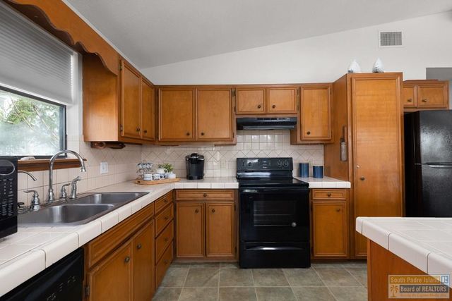 130 E Gardenia St., South Padre Island, TX 78597