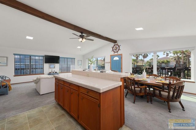 130 E Gardenia St., South Padre Island, TX 78597