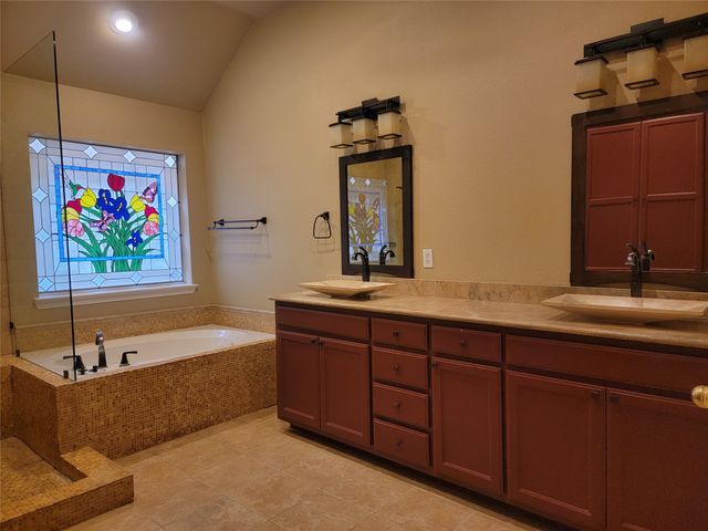 9703 Raven Lane, Irving, TX 75063