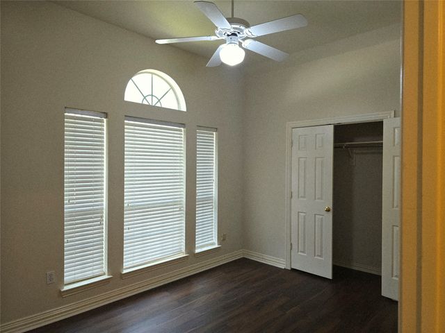 9703 Raven Lane, Irving, TX 75063