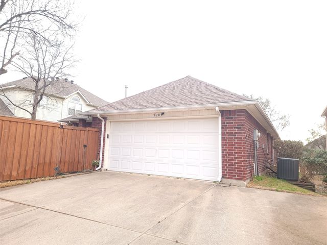 9703 Raven Lane, Irving, TX 75063