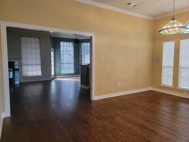 9703 Raven Lane, Irving, TX 75063