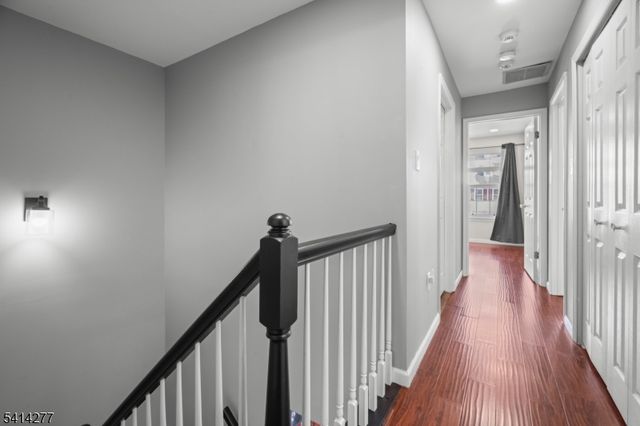 31 Dogwood St, Jersey City, NJ 07305