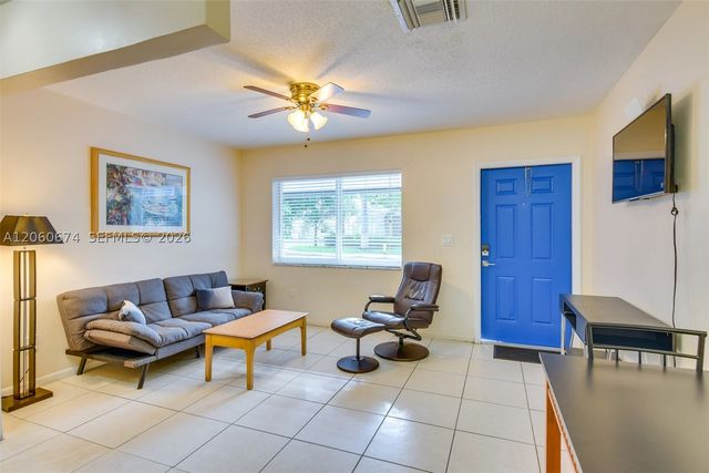 412 NE 4th Ave, Hallandale Beach, FL 33009