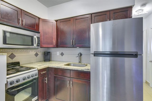 412 NE 4th Ave, Hallandale Beach, FL 33009
