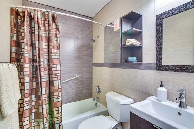 412 NE 4th Ave, Hallandale Beach, FL 33009