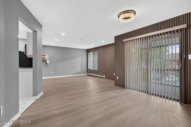 27 Meadow Green Circle F, Manalapan, NJ 07726