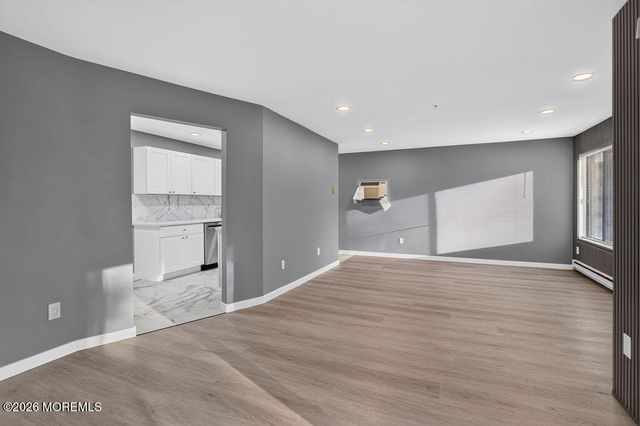 27 Meadow Green Circle F, Manalapan, NJ 07726