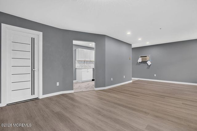 27 Meadow Green Circle F, Manalapan, NJ 07726