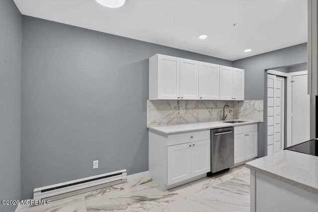 27 Meadow Green Circle F, Manalapan, NJ 07726