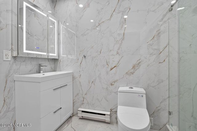 27 Meadow Green Circle F, Manalapan, NJ 07726