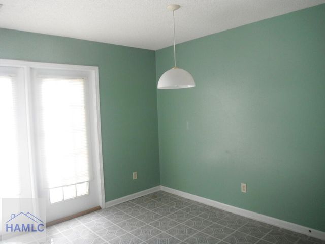 1100-8A Pineland Avenue, Hinesville, GA 31313