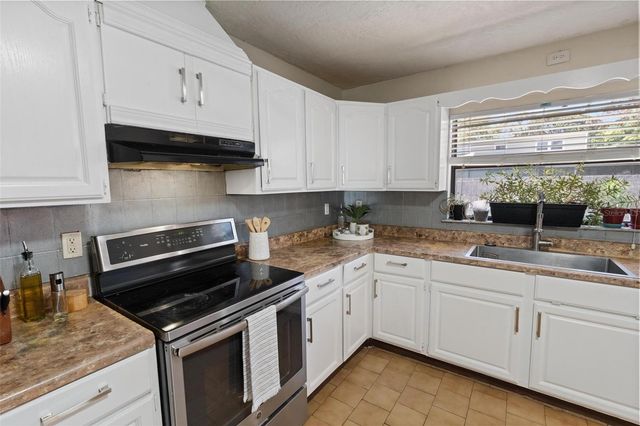 2798 67TH STREET N, St Petersburg, FL 33710